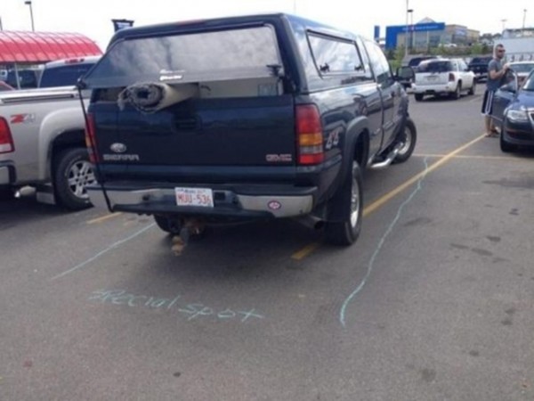 Estacionamiento Especial.