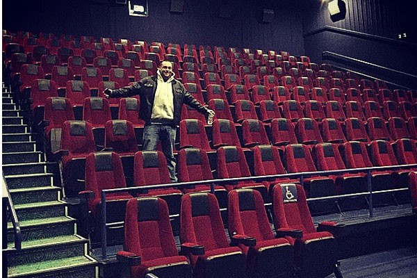 1. Llegas al cine o al teatro y las salas siempre vacías