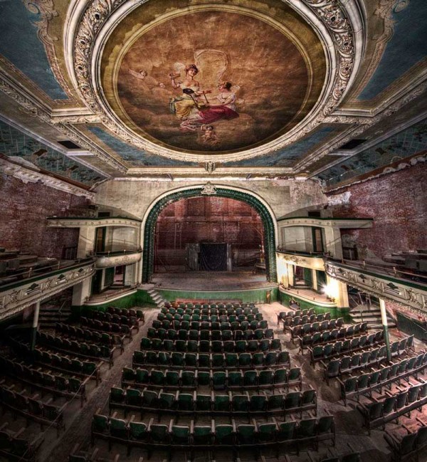 15- Auditorio Orpheum. New Bedford, Massachusetts, EEUU.