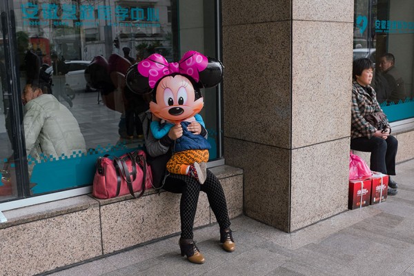 Minnie Mouse con zapatillas