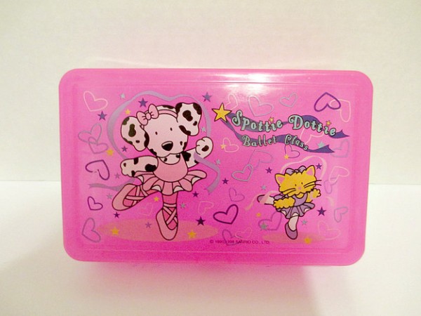 25- Estuche de lápices Sanrio