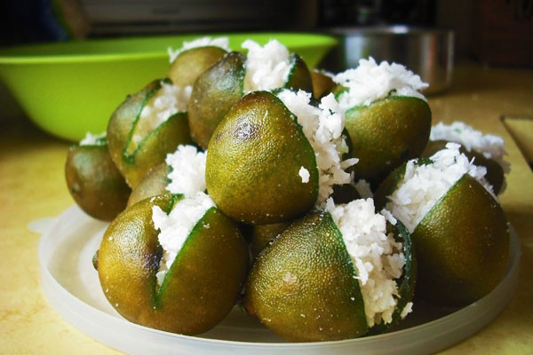 Limones rellenos de coco