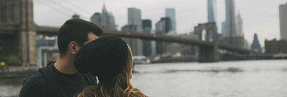 11 situaciones de pareja que solo las chicas tímidas entienden