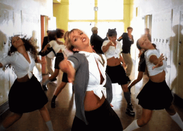 El look de colegiala del vídeo Baby One More Time