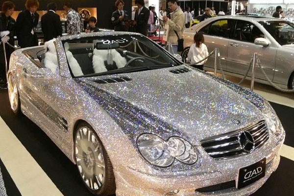 Carros bañados en diamantes