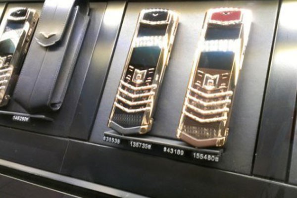 Celulares de oro y diamantes