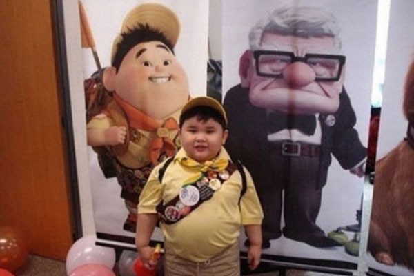 Este niño con Russel de Up