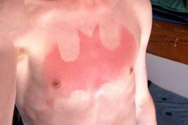 Se convirtió en Batman después del bronceado