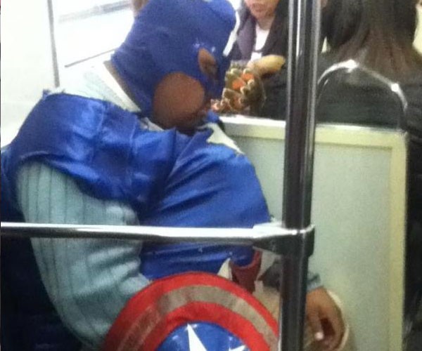 Incluso puedes encontrar al Capitán América descansando