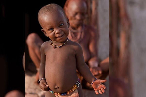 Este adorable bebé sonriente