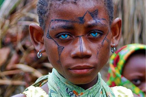 La mirada irreal y fuerte de esta chica