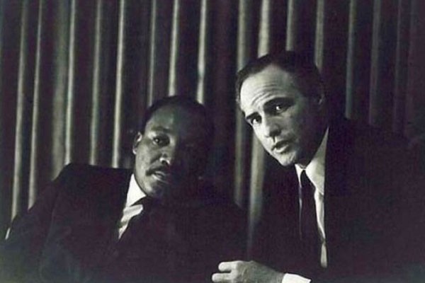 Martin Luther King Jr. y Marlon Brando