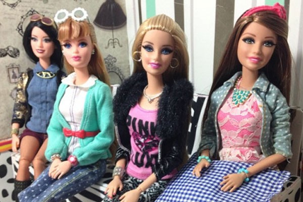Midge y Teresa son las mejores amigas de Barbie