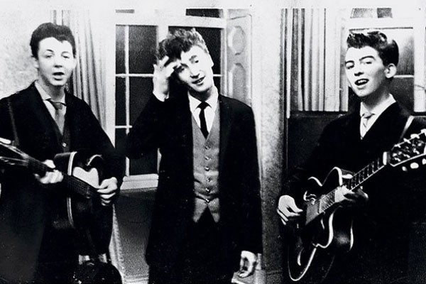 Paul McCartney, John Lennon y George Harrison en una boda