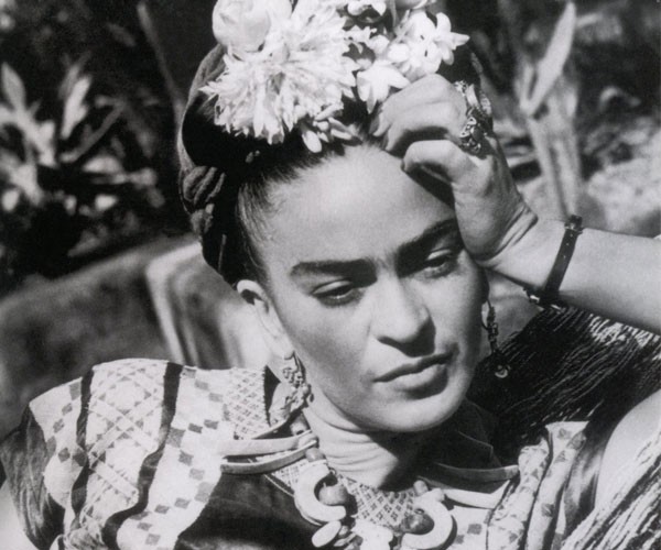 Una Frida pensativa