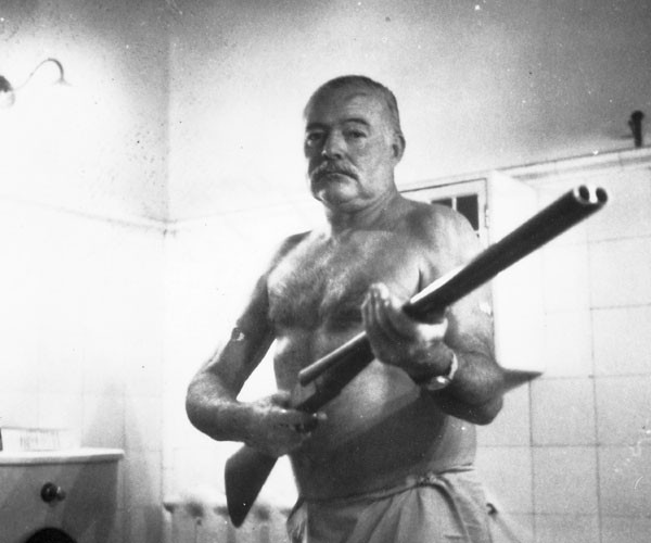 Ernest Hemingway (Disparo)