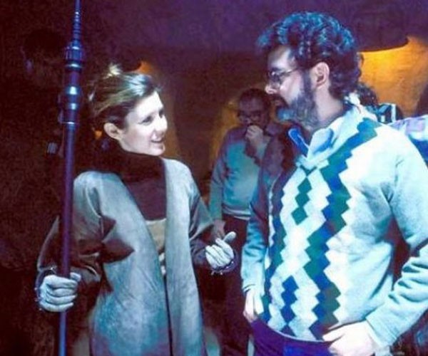La Princesa Leia platica con George Lucas