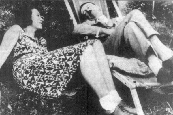 Geli Raubal y su tío Hitler