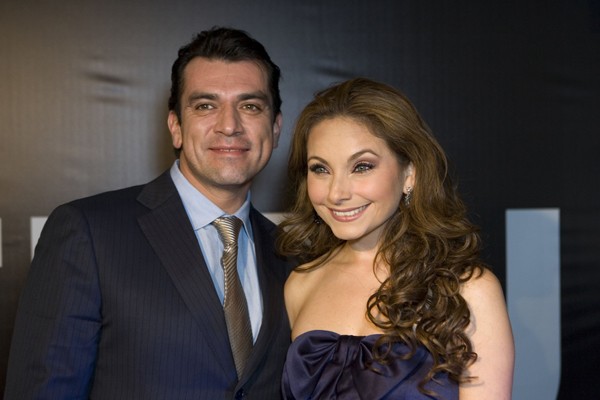 Jorge Salinas y Elizabeth Álvarez
