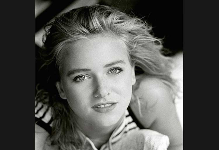 7. Naomi Watts – Fotografía de 1986