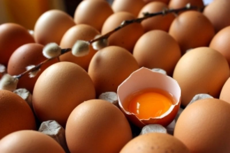 2. Los huevos enteros