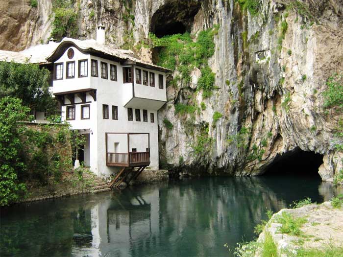 3. Bosnia y Herzegovina, la casa en el río