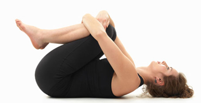 5. Postura flexible al viento (Pavanamukthasana)