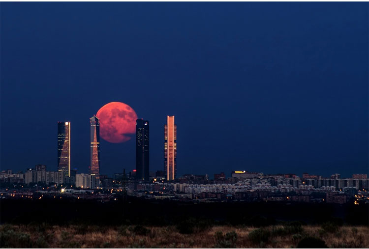 Una bella luna creciente