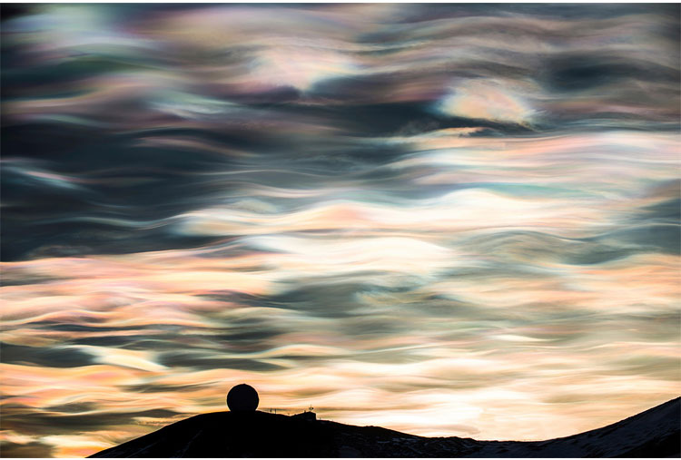 Nubes nacaradas, Ártico y Antártida