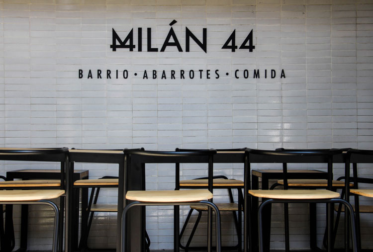 Milán 44