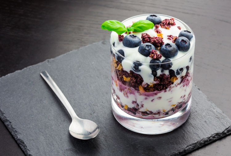 Yogurt con frutas