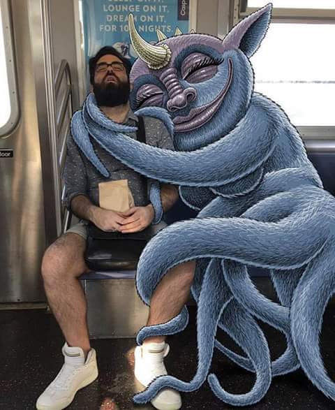 Típico quedarte dormido en el metro