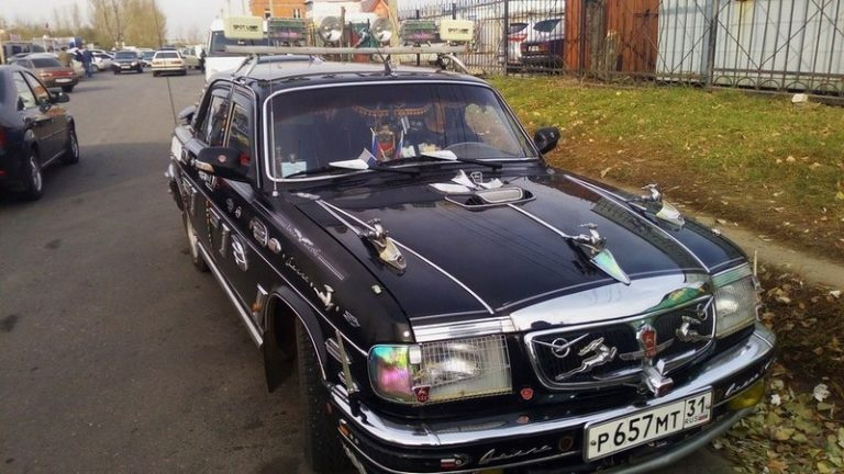 Tal vez el coche se encuentre un poco “cargadito” en su decoración