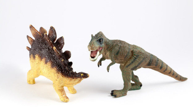 El Stegosaurus es más antiguo para el Tyrannosaurus rex de lo que el T. rex es para nosotros