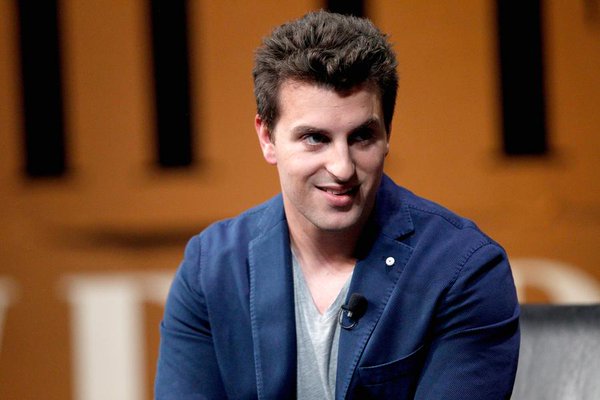 Brian Chesky - Airbnb - 3.300 MDD