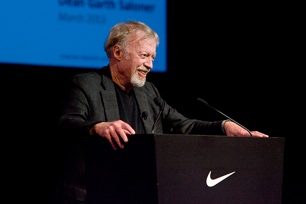 Phil Knight - Nike - 7.900 MDD