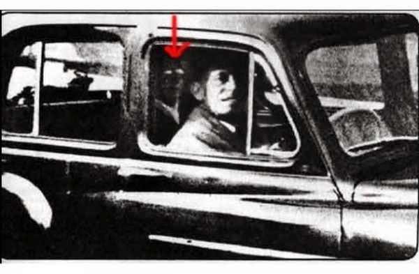 La famosa foto del fantasma del auto