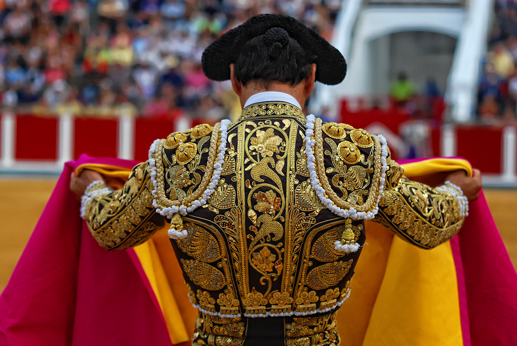 MENTIRA: Los toros odian el color rojo