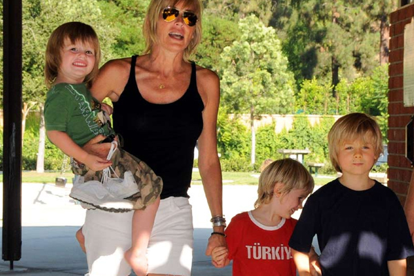 Sharon Stone tiene tres guapos hijos
