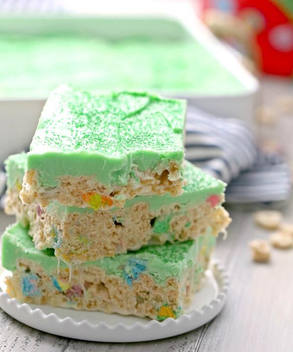 Pastel con menta y Lucky Charms