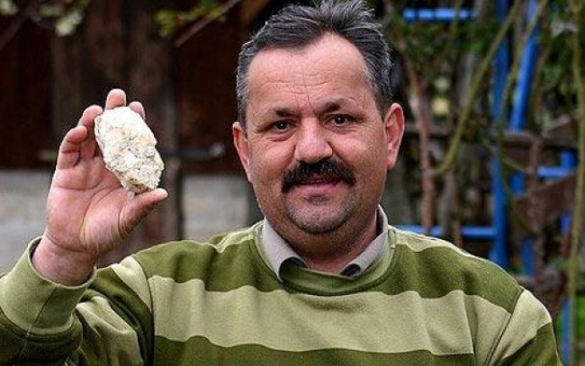 Este hombre encontró meteoritos seis veces en su patio