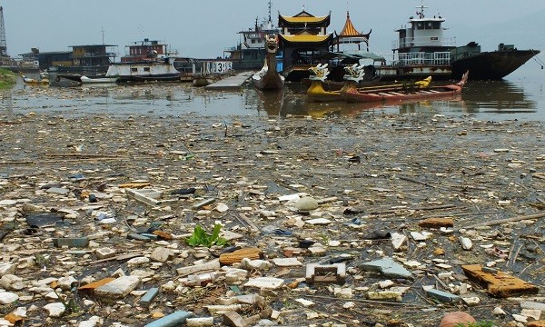 Ríos y lagos contaminados