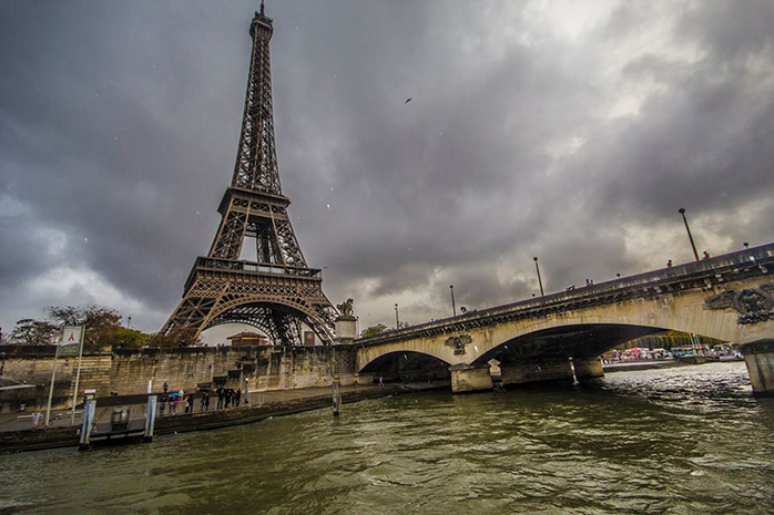 La Torre Eiffel y los grandes puentes colapsarían