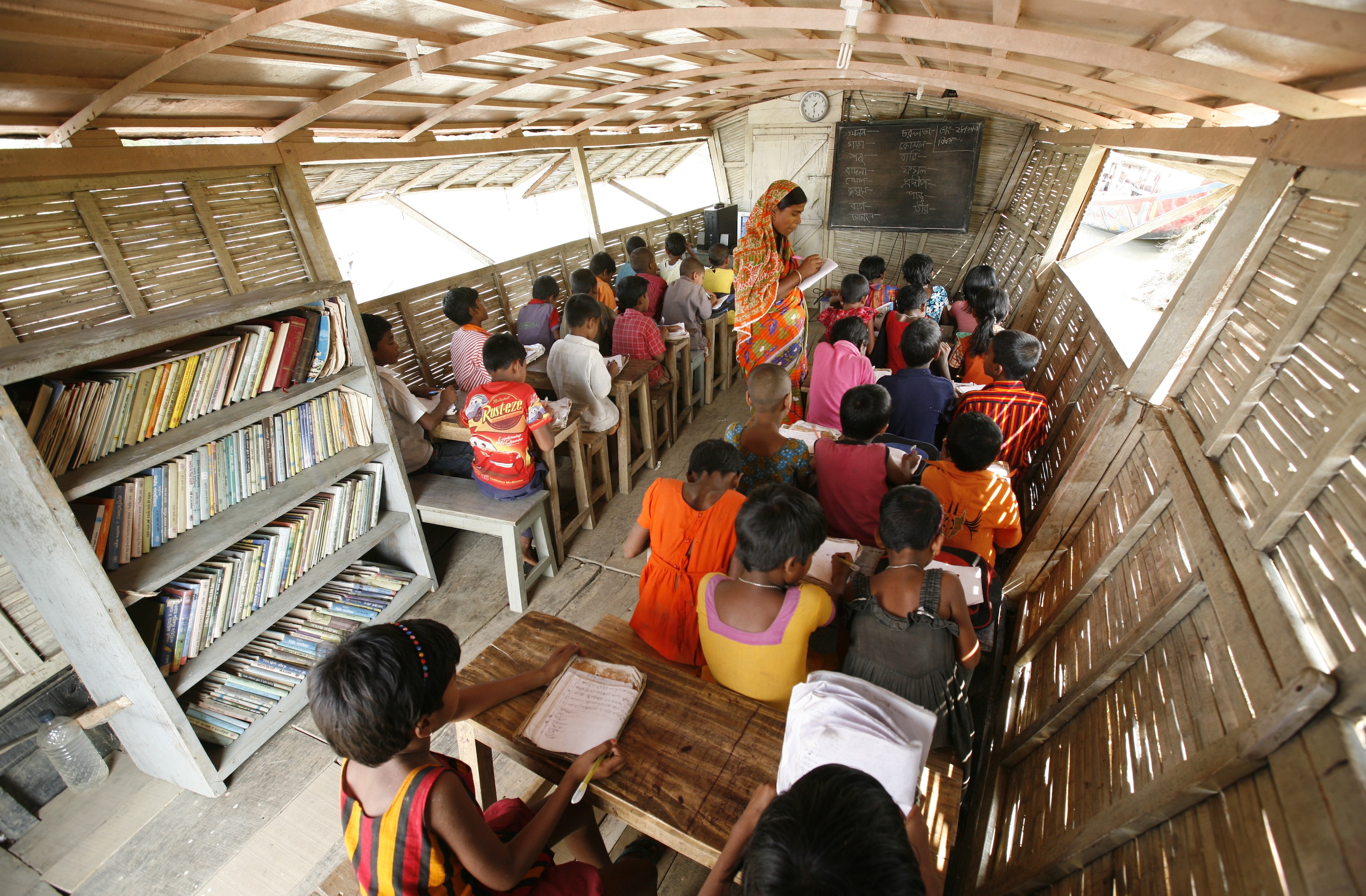Bangaldesh: Si los niños hacen trampa en sus exámenes van a prisión