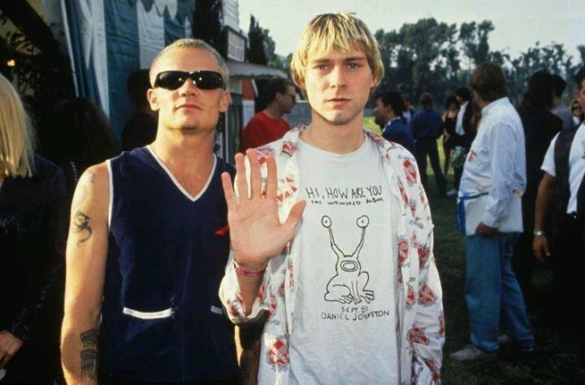 Flea y un muy joven Kurt Cobain