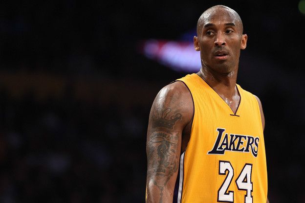 Kobe Bryant habla español y lo hace bien