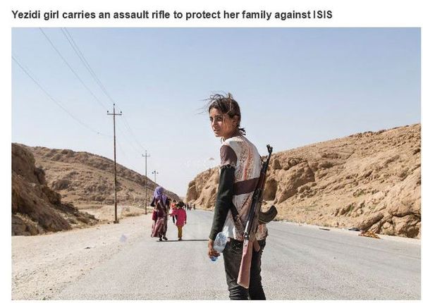 Una chica Yazidi con un arma para proteger a su familia