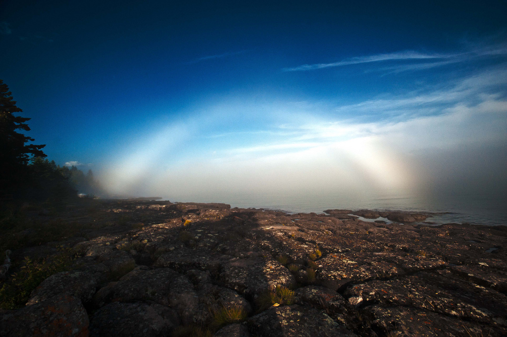 Arcoiris de color blanco (O lunar)
