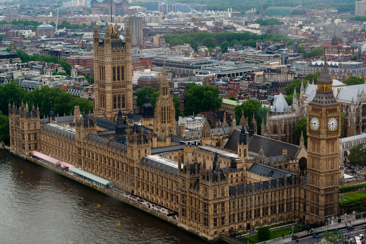 Inglaterra: Prohibido morir en las casas de Parlamento