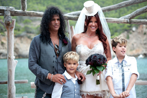 Slash se casó con Perla Hudson en Ibiza en 2011